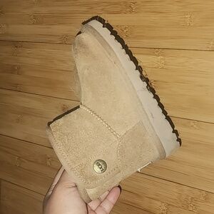 Toddler Uggs sz8